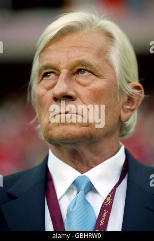 Football - Championnat d'Europe de l'UEFA 2004 - Groupe D - Hollande / République tchèque. Karel Bruckner, entraîneur de la République tchèque Banque D'Images