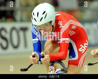 Lizzie Armitstead en Grande-Bretagne aux Championnats du monde de cyclisme sur piste UCI 2009 au Vélodrome BGZ Arena à Pruszkow, Pologne. Banque D'Images