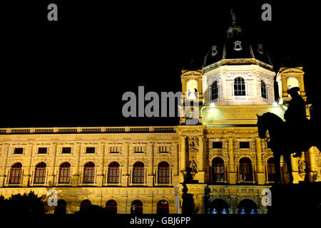 Le Kunsthistorisches Museum Wien/ Histoire de l'Art Museum de Vienne, Autriche la nuit Banque D'Images