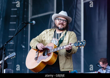 Jeff Tweedy de Wilco fonctionne à l'extérieur du Festival de musique des terres Banque D'Images