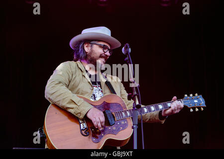 Jeff Tweedy de Wilco fonctionne à l'extérieur du Festival de musique des terres Banque D'Images