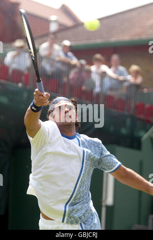 Tennis - Stella Artois Championship - Premier tour - Ian Flanagan / Mark Philippoussis. Mark Philippoussis en action contre Ian Flanagan Banque D'Images