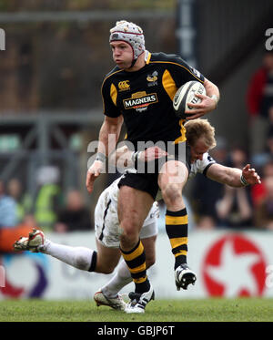 London Wasps James Haskell est attaqué par Tom Croft de Leicester lors