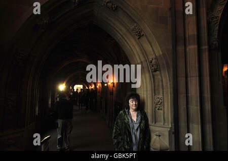 Première femme poète lauréate.La nouvelle poète lauréate Carol Ann Duffy à la John Rylands Library de Manchester. Banque D'Images