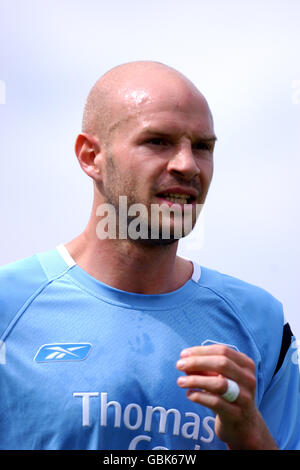 Football - amical - Doncaster Rovers / Manchester City. Danny Mills de Manchester City Banque D'Images