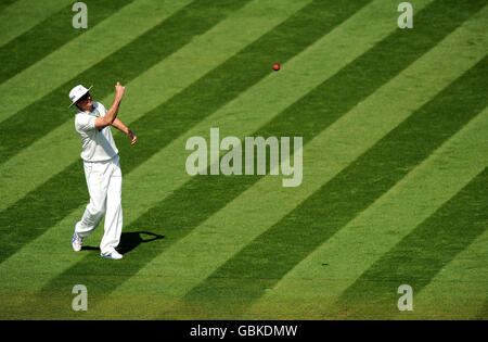 Michael Vaughan, du Yorkshire, en action lors du match de Liverpool Victoria County Championship à Chester le Street, Durham. Banque D'Images