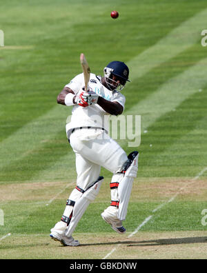 Cricket - Liverpool Victoria County Championship - Division One - Day One - Warwickshire v Hampshire Banque D'Images