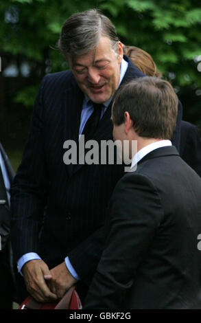 Sir Clement Freud funeral Banque D'Images
