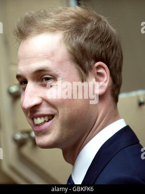 Le Prince William visite le siège mondial de JCB, l'un des plus grands fabricants d'équipements de construction au monde, pour marquer la production de la 750 000e machine de l'entreprise chez JC Bamford Excavators Ltd, Rocester, Staffordshire. Banque D'Images