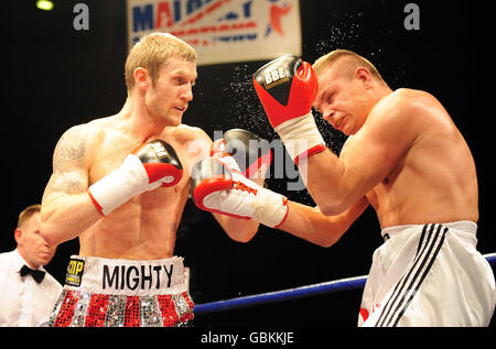 Boxe - English Light-Heavyweight Title - Tony Jeffries v Roy Meissner - Crowtree Leisure Centre Banque D'Images