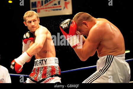 Boxe - English Light-Heavyweight Title - Tony Jeffries v Roy Meissner - Crowtree Leisure Centre Banque D'Images