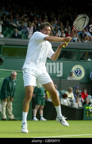 Tennis - Wimbledon 2004 - Premier tour - Goran Ivanisevic v Mikhail Youzhny Banque D'Images