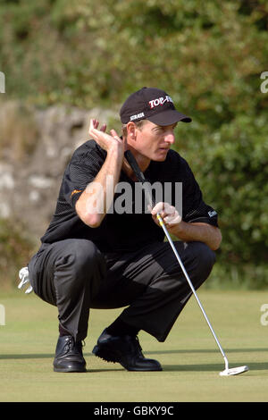 Golf - le Championnat d'Open 2004 - Royal Troon - Premier tour. Jim Furyk des États-Unis en action Banque D'Images