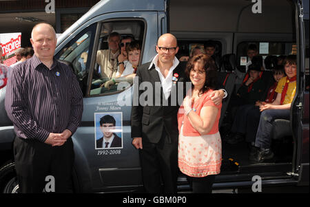 Minibus présenté à la mémoire d'écolier assassinés Banque D'Images