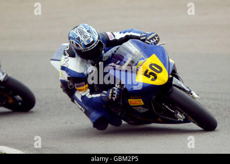 Motocyclisme - Championnat britannique de Superbike - Mallory Park. Steve Brogan de Rothwell Motorsports en action Banque D'Images