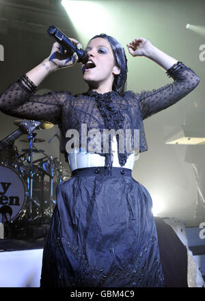 Lily Allen sur MySpace concerts secrets - Londres Banque D'Images