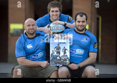 Kevin Tkachuk, Richie Vernon et Ed Kalman (de gauche à droite) des guerriers de Glasgow pendant la saison, billet de photo promotionnel à la Kelvingrove Art Gallery, Glasgow. Banque D'Images