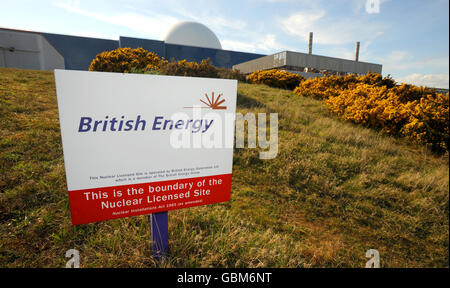 Un point de vue général de la centrale nucléaire de Sizewell B, Sizewell, Suffolk, alors que les manifestants lançaient une « campagne soutenue » contre l'énergie nucléaire pour marquer le 20e anniversaire de la catastrophe de Tchernobyl. Banque D'Images