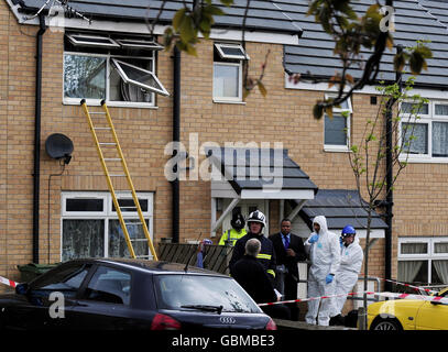 Deux enfants meurent dans la maison de Hudderfield.Une maison à Huddersfield, dans le West Yorkshire, où deux jeunes garçons sont morts suite à un incendie dans la propriété. Banque D'Images