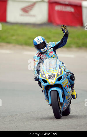 Motocyclisme - Championnat britannique de Superbike - Mallory Park. Yukio Kagayama, Rizla Suzuki Banque D'Images