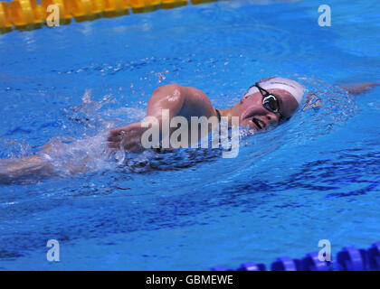 Eleanor Simmonds, de Grande-Bretagne, participe au championnat féminin Freestyle de 400 m lors des championnats britanniques internationaux de natation pour personnes handicapées au centre sportif international de Ponds Forge, à Sheffield. Banque D'Images