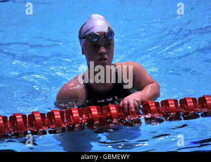 Eleanor Simmonds, de Grande-Bretagne, participe au championnat féminin Freestyle de 400 m lors des championnats britanniques internationaux de natation pour personnes handicapées au centre sportif international de Ponds Forge, à Sheffield. Banque D'Images