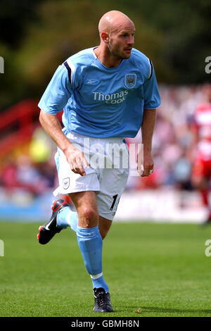 Football - amical - Doncaster Rovers / Manchester City. Danny Mills, Manchester City Banque D'Images