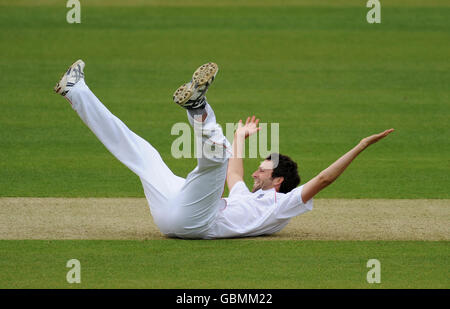 Graham Onions, l'équipe d'Angleterre, célèbre le cricket des West Indies Denesh Ramdin Banque D'Images
