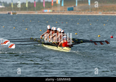 (G-D) en Chine, Fei Yu, Xiuhua Luo, Ran Cheng, Xiaoxia Yan, You Wu, Cuiping Yang, Yanhua Gao, Ziwei Jin et cox Na Zheng en action ce matin Banque D'Images