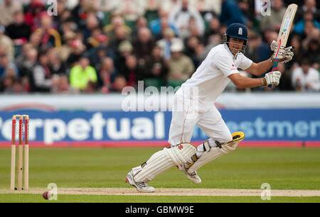 Alastair Cook, en Angleterre, se batte lors du deuxième match de npower Test au Riverside, Chester-le-Street, Durham. Banque D'Images