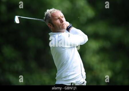 Golf - BMW PGA Championship 2009 - Premier jour - Wentworth Golf Club - Virginia Water.Le Per Ulrik Johansson de Suède en action pendant la première journée du championnat BMW PGA 2009 au club de golf de Wentworth Banque D'Images