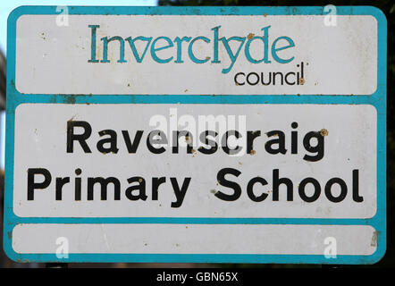 Ravenscraig Primary School à Greenock, Inverclyde, qui est resté fermé aujourd'hui après qu'un élève a été diagnostiqué avec un cas probable de grippe porcine. Banque D'Images