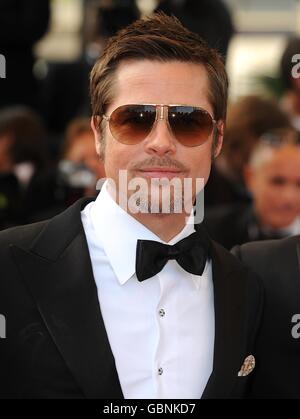 Brad Pitt arrive pour la projection des Inglourious Basterds au Palais de Festival pendant le 62e Festival de Cannes, France. Banque D'Images