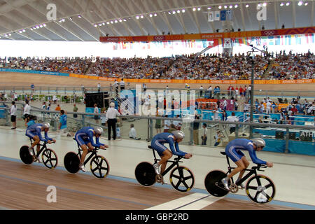 Cyclisme - Jeux Olympiques d'Athènes 2004 - poursuite par équipe masculine - finale.Steve Cummings, Paul Manning, Chris Newton et Bradley Wiggins en action en Grande-Bretagne Banque D'Images