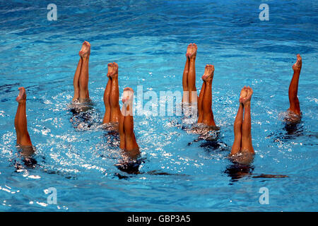 Natation synchronisée - Jeux Olympiques d'Athènes 2004 - Compétition par équipe - Programme libre - Final Banque D'Images