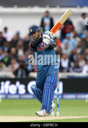 Cricket - coupe du monde ICC Twenty20 2009 - Groupe D - Bangladesh / Inde - Trent Bridge. Mahendra Singh Dhoni, Inde Banque D'Images