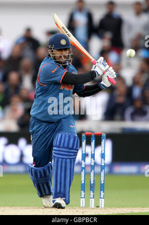 Cricket - coupe du monde ICC Twenty20 2009 - Groupe D - Bangladesh / Inde - Trent Bridge. Mahendra Singh Dhoni, Inde Banque D'Images