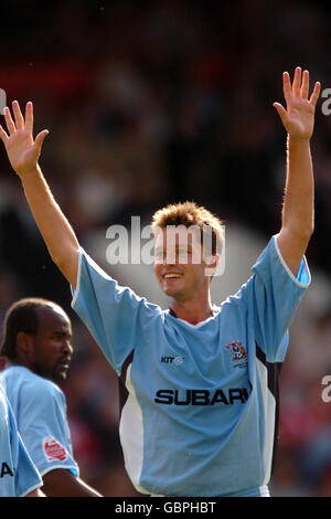 Football - Championnat de la ligue de football Coca-Cola - Nottingham Forest v Coventry City.Stephen Hughes, de Coventry City, célèbre son quatrième but Banque D'Images