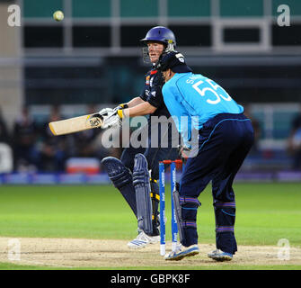 Eoin Morgan, en Angleterre, joue contre l'Écosse lors du match d'échauffement de la coupe du monde Twenty20 à Trent Bridge, Nottingham, Banque D'Images