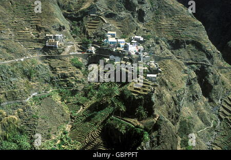 Le Village de Fontainas près de Ribeira Grande sur l'île de Santo Antao au Cap Berde dans l'océan Atlantique en Afrique. Banque D'Images