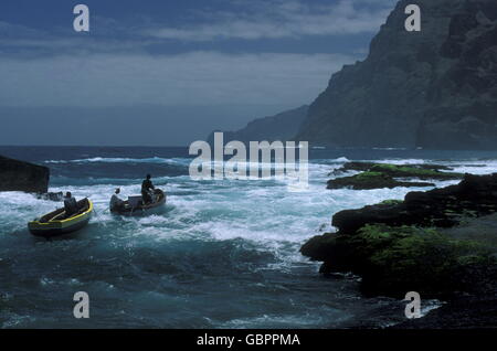 La côte au village de Ponta do Sol près de Ribeira Grande sur l'île de Santo Antao au Cap Berde dans l'océan Atlantique en Banque D'Images