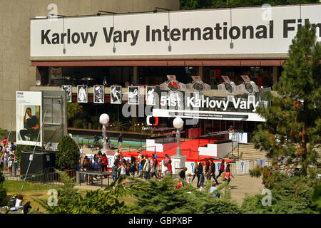 Karlovy Vary, République tchèque. Le 06 juillet, 2016. Atmosphère lors de la 51e Festival International du Film de Karlovy Vary à Karlovy Vary, République tchèque, le 6 juillet 2016. © Slavomir Kubes/CTK Photo/Alamy Live News Banque D'Images