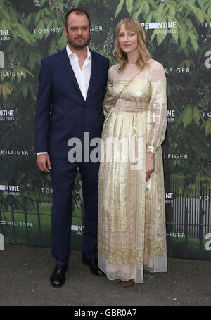 Londres, Royaume-Uni. 6 juillet, 2016. Jack Dyson et Jade Parfitt participant à la Summer Party de la Serpentine 2016 Lois par Tommy Hilfiger à la Serpentine Gallery à Londres, au Royaume-Uni. Credit : Stills Press/Alamy Live News Banque D'Images