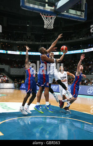 Aux Philippines. 7 juillet, 2016. La NOUVELLE ZELANDE et la France a joué au Mall of Asia Arena à Pasay pour le tournoi de qualification olympique de la FIBA. La France a gagné 66 contre la Nouvelle-Zélande 59. © J Gerard Seguia/ZUMA/Alamy Fil Live News Banque D'Images