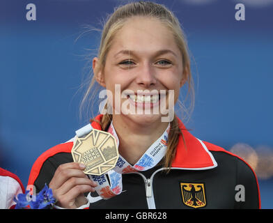 Amsterdam, Pays-Bas. 07Th Juillet, 2016. Lückenkemper Gina de l'Allemagne affiche sa médaille de bronze pour le 200m à l'athlétisme au Stade olympique à Amsterdam, Pays-Bas, 07 juillet 2016. Photo : Michael Kappeler/dpa/Alamy Live News Banque D'Images