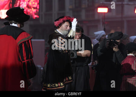 Bruxelles, Belgique. 7 juillet, 2016. Ommegang procession religieuse à Bruxelles. L'Ommegang est un cortège religieux qui signifie 'rendez-vous autour d' en vieux flamand. Tous les ans début juillet, l'Ommegang parcourt le magnifique Grand Place.les anciens pavés, puis faites défiler jusqu'a vu, drapé dans toute leur splendeur et majesté, L'Empereur Charles V avec son fils le Prince Philippe d'Espagne et Duc de Brabant, et les sœurs de l'empereur, Eleanor, reine de France et de Marie d'Autriche et Reine de Hongrie, gouvernante des Pays-Bas. Credit : Leonardo Hugo Cavallo/Alamy Live News Banque D'Images