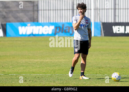 Au cours de l'Alexandre Pato Corinthiens training) à l'TC Joaquim Grava, zone est de s ?o Paulo. L'équipe se prépare pour l'affrontement contre Chapecoense demain, valide pour Brasileir ?o 2016 Chevrolet. Banque D'Images