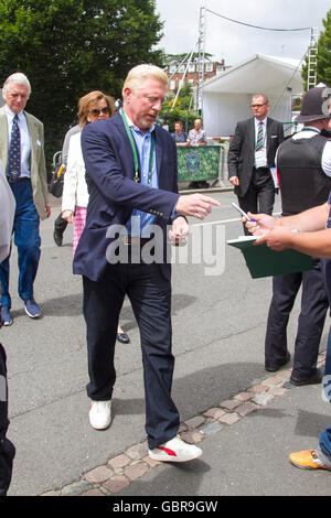 Wimbledon Londres, Royaume-Uni. 8 juillet 2016. 3 fois champion de Wimbledon et actuel entraîneur de Novak Djokovic arrive sur des célibataires men's Semi finale de la journée tennis de Wimbledon 2016 : Crédit amer ghazzal/Alamy Live News Banque D'Images