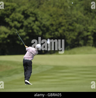 Rory McIlroy, de l'Irlande, joue son approche du 9e green lors du Round 3 de l'Open d'Europe au London Golf Club à Ash, Kent. Banque D'Images