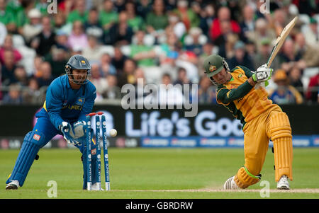 Cricket - coupe du monde ICC Twenty20 2009 - Groupe C - Australie / Sri Lanka - Trent Bridge.Le Ricky Ponting d'Australie est animé par Ajanta Mendis du Sri Lanka lors du match international Twenty20 de la CCI à Trent Bridge, Nottingham. Banque D'Images